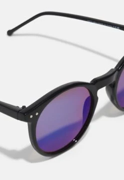 Pier One UNISEX - Sonnenbrille - Black/blue 9 Pier One UNISEX - Sonnenbrille - Black/blue -ModePier 11f17cbd777a412ba39007dce293526f