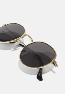 Pier One UNISEX - Sonnenbrille - Black/gold -ModePier 126e9360ab5948a49821b42d80d15fbc