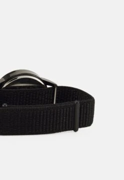 Pier One Digitaluhr - Black -ModePier 24dea72bb95a4cfc95daabd334d11f5a