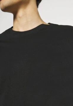 Pier One Nachtwäsche Set - Black 9 Pier One Nachtwäsche Set - Black -ModePier 2d7a3bf373434ec99530f26b5c489aa6