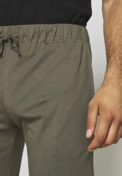 Pier One 2 PACK - Nachtwäsche Hose - Black/khaki -ModePier 2d7e8aabb1c34004a160f9bd3c559011