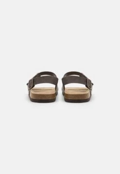 Pier One UNISEX - Riemensandalette - Dark Brown -ModePier 3ab13fc8e6dd44d39a02f99a9fd8e8e2