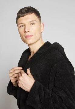 Pier One Bademantel - Black 9 Pier One Bademantel - Black -ModePier 46ddd89e67e647d9a552c22e74d82b35