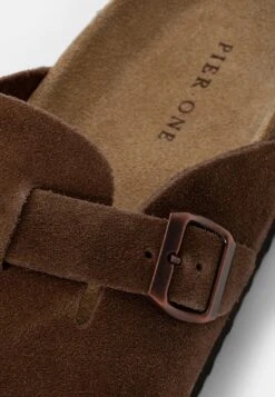 Pier One LEATHER UNISEX - Clogs - Brown -ModePier 47364cdc1dcd4794860a5f6810594e6c