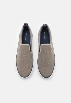 Pier One UNISEX - Sneaker Low - Taupe -ModePier 4bfc3dea16e84e949402e19f285476a8