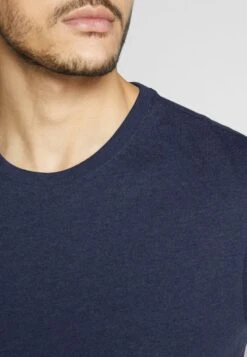 Pier One 4 PACK - T-Shirt Basic - Black/white/blue 10 Pier One 4 PACK - T-Shirt Basic - Black/white/blue -ModePier 5847a37145c74e25a85f71f4653216cb