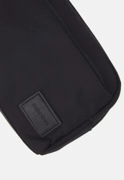 Pier One UNISEX - Kosmetiktasche - Black -ModePier 5ecd591da0554c28a37b88635d752b7a