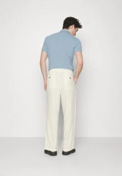 Pier One DRAWCORD TROUSERS - Stoffhose - Off-white 8 Pier One DRAWCORD TROUSERS - Stoffhose - Off-white -ModePier 65c988989ad143de851aee47dda41e80