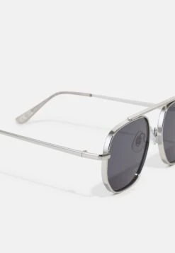 Pier One Sonnenbrille - Silver-coloured -ModePier 7eeef8aa05ad4906ba1e7b08014f5f37