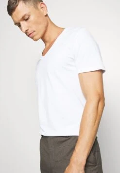 Pier One 2 PACK - T-Shirt Basic - White -ModePier 8a50f47374ab42e380a66ae8b1778f0e