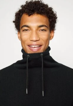 Pier One STRUCTURE BLOCK HIGH COLLAR - Strickjacke - Black 9 Pier One STRUCTURE BLOCK HIGH COLLAR - Strickjacke - Black -ModePier 8ae538afff544777a63a44071114fc02