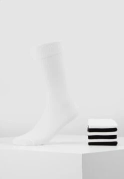Pier One 7 PACK - Socken - White/black -ModePier 8dfc7eafb6d44b37b5aad9f7641e4325 1