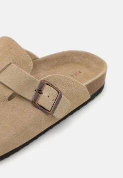 Pier One LEATHER UNISEX - Clogs - Beige -ModePier 9441d91098484a458d337de47de41e02
