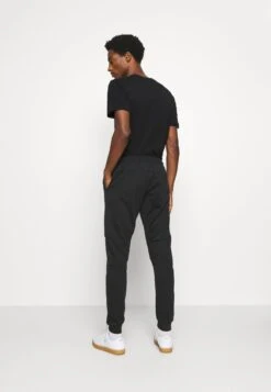 Pier One Jogginghose - Black 8 Pier One Jogginghose - Black -ModePier a1b709fa2c32431482f95b3eb7300192