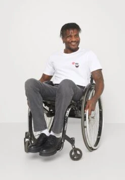 Pier One Jeans Straight Leg - Grey Denim -ModePier aa391ddaeb5b4eb88a37b8d011fe8892