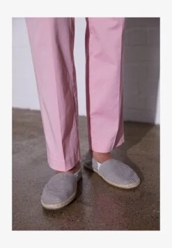 Pier One RENA ESPADRILLE UNISEX - Espadrille - White/blue -ModePier c6887bca85d14b55a70a8c6745c09b3d