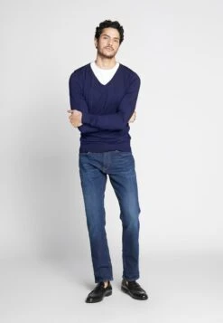 Pier One 4 PACK - T-Shirt Basic - Black/white/blue 11 Pier One 4 PACK - T-Shirt Basic - Black/white/blue -ModePier d4a00152e448437a88ecae7271a6d961 1