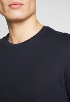 Pier One 2 PACK - T-Shirt Basic - White/dark Blue -ModePier de6827f8d2cf4a2c856d09a9d7f8109d