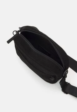 Pier One UNISEX - Umhängetasche - Black -ModePier f6e97ec080334bee84e0beb3736ab78d