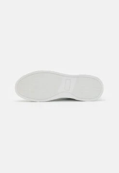 Pier One UNISEX - Sneaker Low - White -ModePier f8e8249702ff4ae595b1f702a4c7b8c5