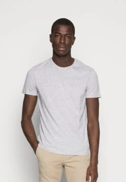 Pier One 5 PACK - T-Shirt Basic - Dark Blue/grey/khaki 9 Pier One 5 PACK - T-Shirt Basic - Dark Blue/grey/khaki -ModePier fb97d3a70f594235aa02f60b48ba6fae