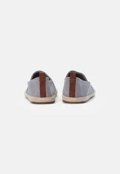 Pier One RENA ESPADRILLE UNISEX - Espadrille - Light Grey -ModePier fe23b761b30844ac92e7eccfef327beb